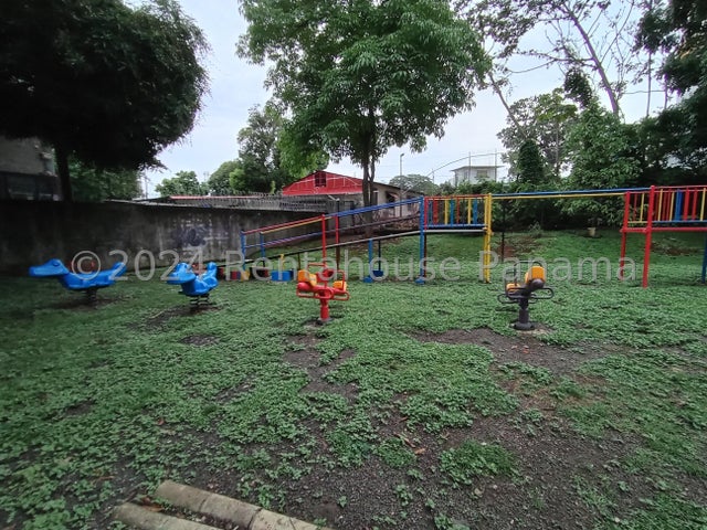 Prime Commercial Lot in Carrasquilla